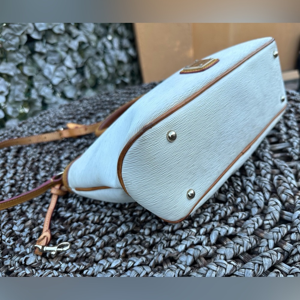 Dooney and Bourke top handle bag - Picture 4 of 8